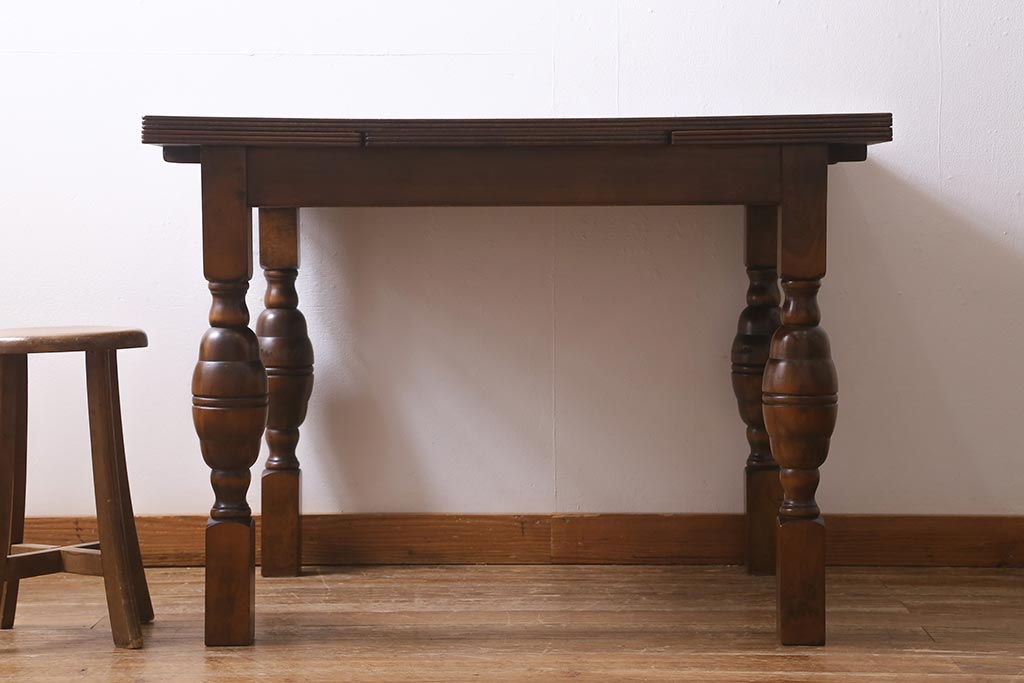 アンティーク家具　イギリスアンティーク　オーク材　エレガントな印象のドローリーフテーブル(エクステンションテーブル、ダイニングテーブル)(R-039972)