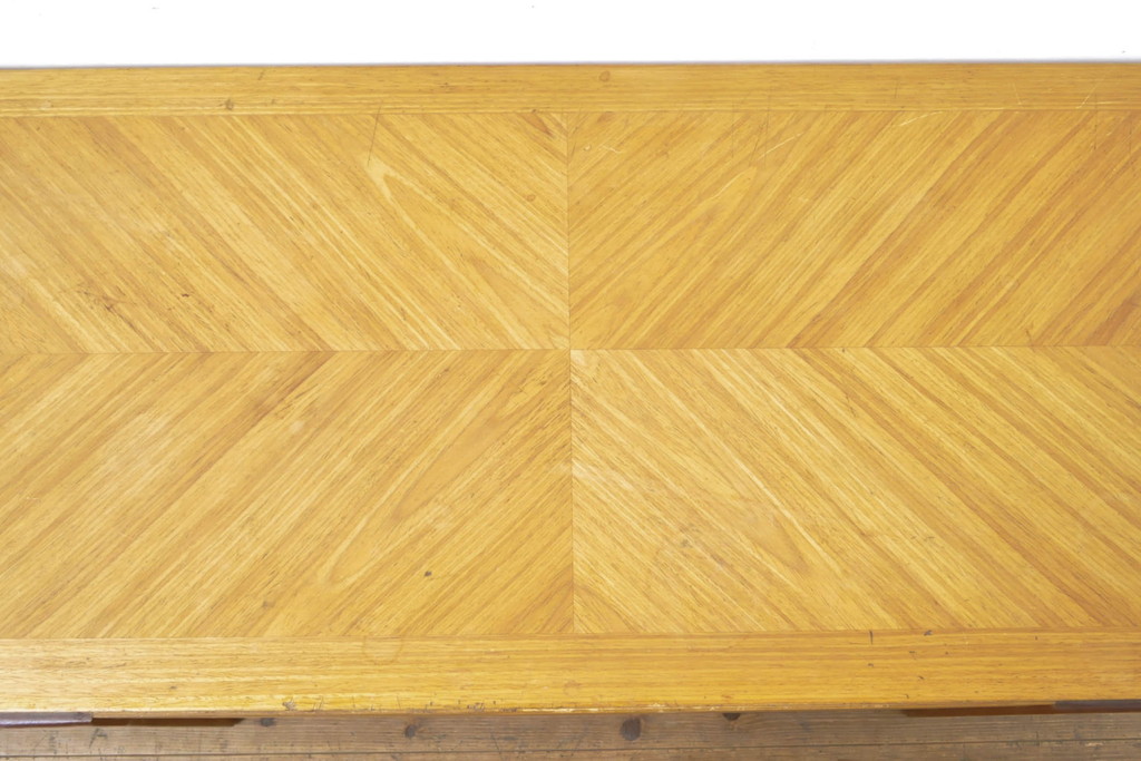 イギリスビンテージ　Stonehill(ストーンヒル)　Stateroom(ステイトルーム)　天板のヘリンボーンが印象的なローテーブル(センターテーブル、リビングテーブル、ヴィンテージ)(R-063530)