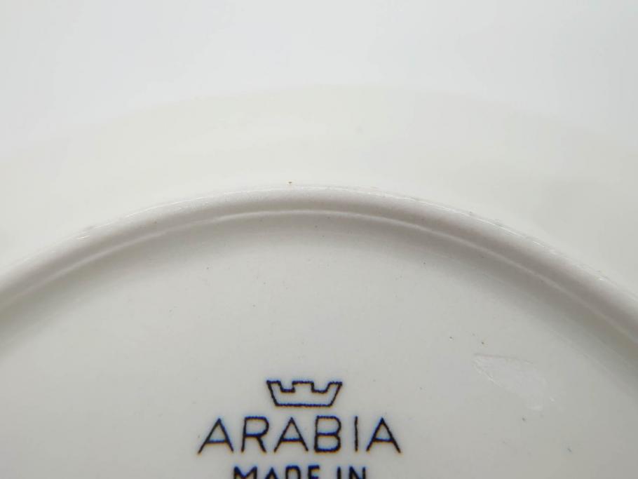 ARABIA FINLAND　Talvikki(タルヴィッキ)　繊細に描かれたデザインと小振りで可愛らしいカップ&ソーサー4客セット(アラビア、フィンランド、北欧食器、C&S、苺、いちご、イチゴ)(R-070644)