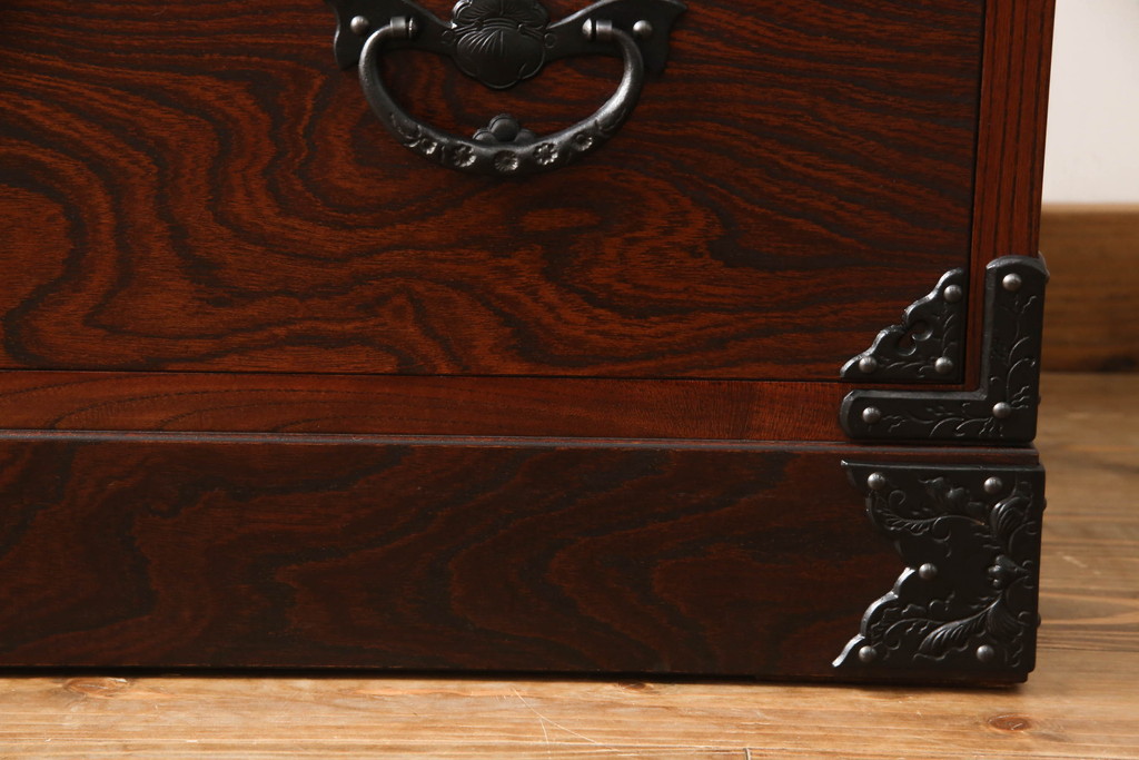 中古　美品　岩谷堂箪笥　迫力のある木目が存在感を放つ衣装タンス(引き出し、チェスト、衣装箪笥)(R-061194)