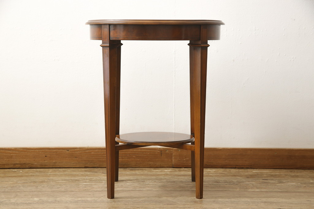 アメリカビンテージ　洗練された佇まいに気品を感じるサイドテーブル(コーヒーテーブル、カフェテーブル、ラウンドテーブル、ヴィンテージ)(R-056334)