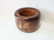 大正〜昭和初期　木製　金彩　刳貫丸　蝶の図　螺鈿細工と蒔絵の華やかな意匠が存在感を放つ火鉢(鉢カバー、手あぶり)(R-070711)