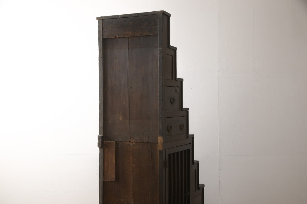 和製アンティーク　ヒノキ材　和の趣あふれる佇まいが魅力的な二段重ね階段箪笥(時代箪笥、和タンス、収納箪笥)(R-058804)