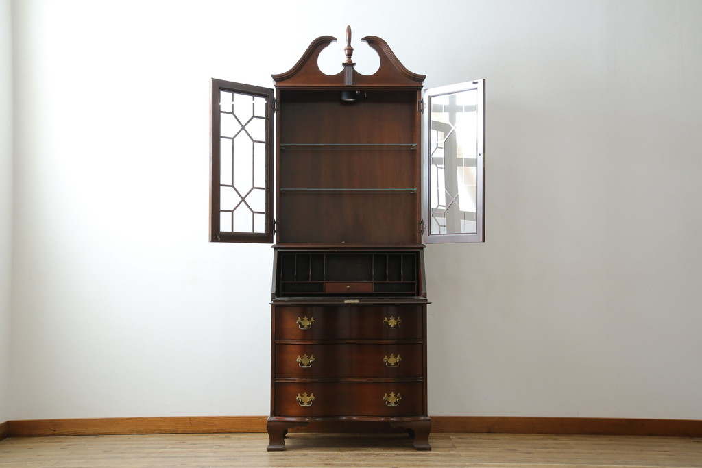 アメリカビンテージ　老舗工房　Jasper Cabinet(ジャスパーキャビネット)社　クラッシックデザインの小振りなビューローブックケース(ライディングビューロー、ライティングデスク、机、ワークデスク、本箱、本棚、飾り棚、収納棚、戸棚、引き出し、在宅用、在宅ワーク用、簿記机、ヴィンテージ)(R-083374)