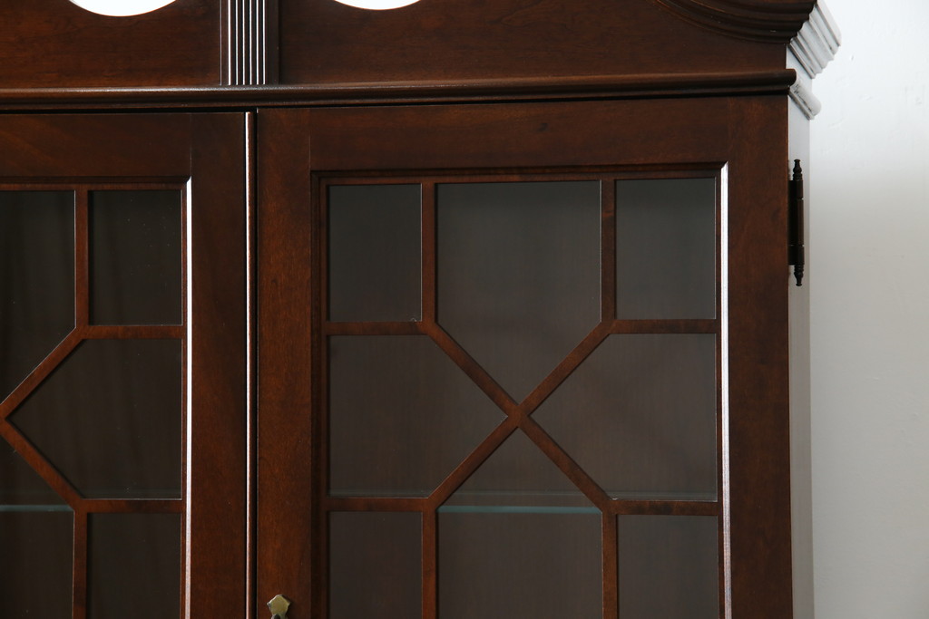 アメリカビンテージ　老舗工房　Jasper Cabinet(ジャスパーキャビネット)社　クラッシックデザインの小振りなビューローブックケース(ライディングビューロー、ライティングデスク、机、ワークデスク、本箱、本棚、飾り棚、収納棚、戸棚、引き出し、在宅用、在宅ワーク用、簿記机、ヴィンテージ)(R-083374)