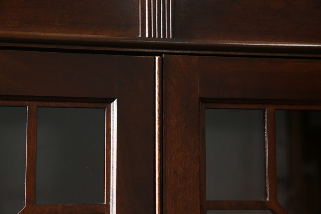 アメリカビンテージ　老舗工房　Jasper Cabinet(ジャスパーキャビネット)社　クラッシックデザインの小振りなビューローブックケース(ライディングビューロー、ライティングデスク、机、ワークデスク、本箱、本棚、飾り棚、収納棚、戸棚、引き出し、在宅用、在宅ワーク用、簿記机、ヴィンテージ)(R-083374)