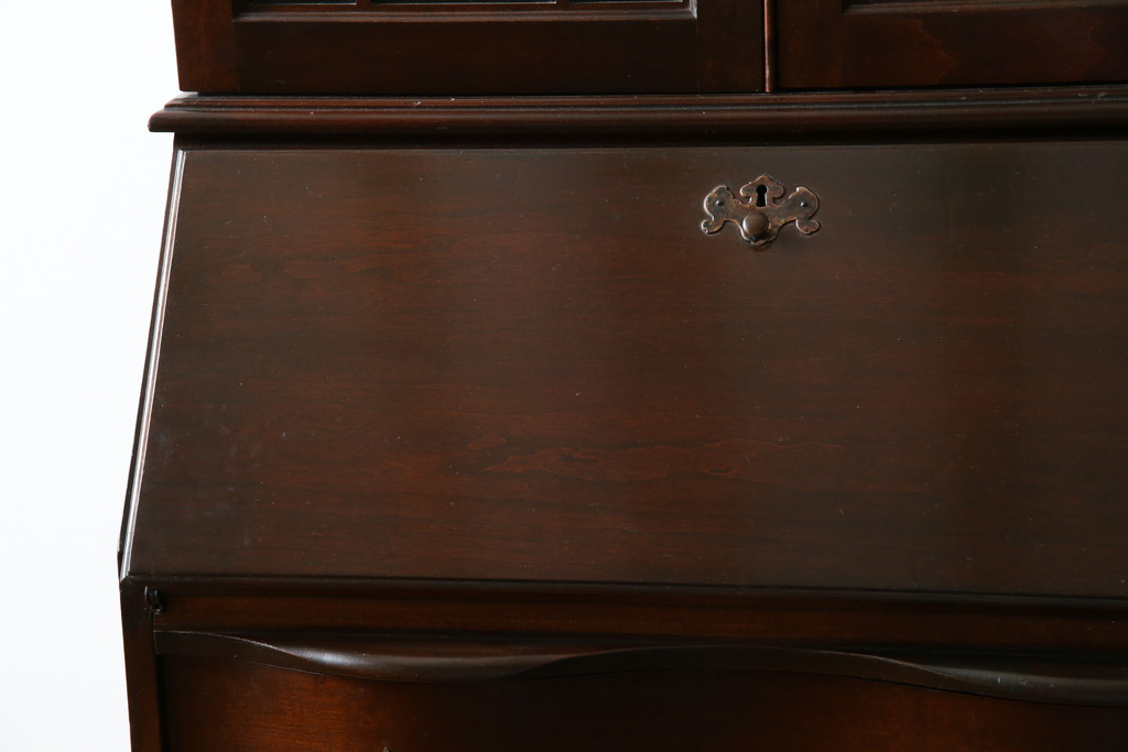 アメリカビンテージ　老舗工房　Jasper Cabinet(ジャスパーキャビネット)社　クラッシックデザインの小振りなビューローブックケース(ライディングビューロー、ライティングデスク、机、ワークデスク、本箱、本棚、飾り棚、収納棚、戸棚、引き出し、在宅用、在宅ワーク用、簿記机、ヴィンテージ)(R-083374)