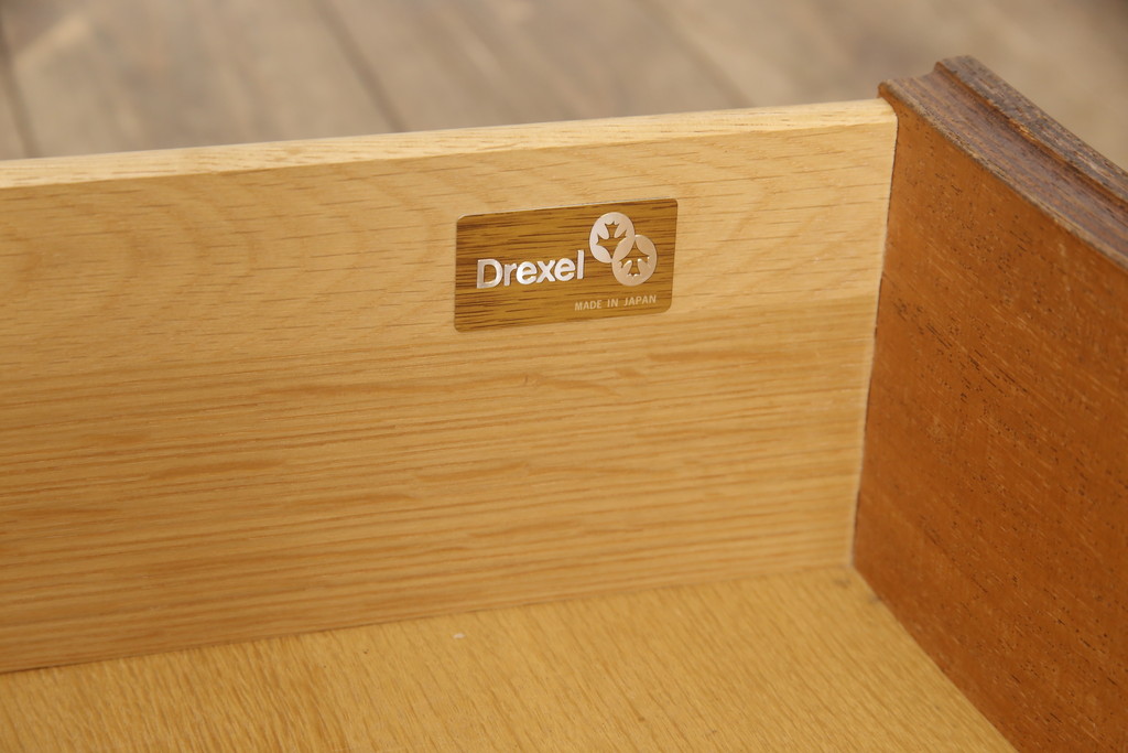 中古　美品　DREXEL HERITAGE(ドレクセルヘリテイジ)　Touraine(ツーレイン)シリーズ　上品な佇まいのランジェリーチェスト(引き出し、サイドチェスト)(R-058792)