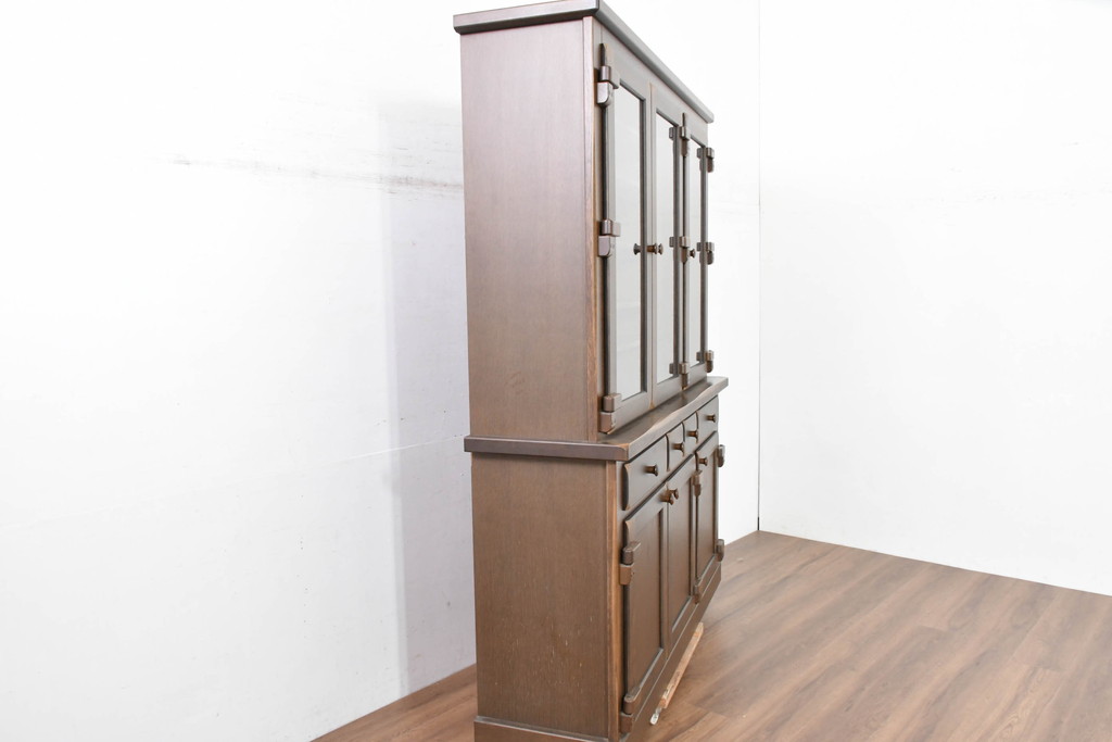 中古　超美品　展示品　KASHIWA(柏木工)　WILDERNESS(ウィルダネス)　オーク材　ガラスの模様が綺麗!落ち着いた佇まいと深みのある木肌が魅力的なキャビネット(定価約75万円)(戸棚、収納棚、食器棚、カップボード)(R-084229)