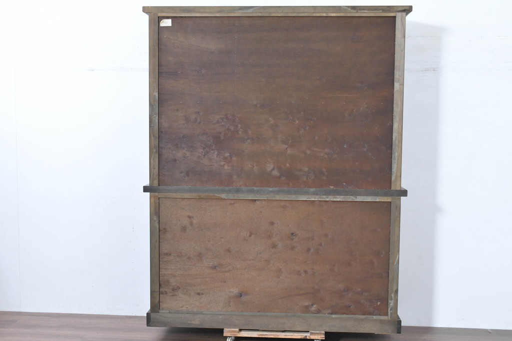 中古　超美品　展示品　KASHIWA(柏木工)　WILDERNESS(ウィルダネス)　オーク材　ガラスの模様が綺麗!落ち着いた佇まいと深みのある木肌が魅力的なキャビネット(定価約75万円)(戸棚、収納棚、食器棚、カップボード)(R-084229)