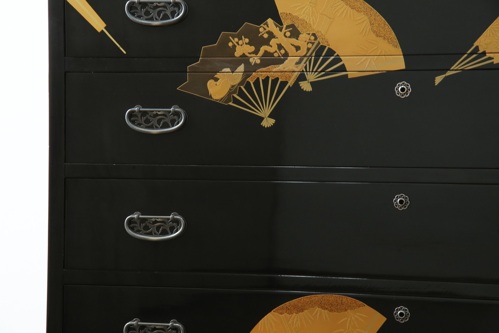 中古　最高級品!!　美しい扇の蒔絵入りの黒漆塗り桐箪笥(桐たんす、衣装箪笥、収納タンス、和タンス、引き出し)(定価推定約300万円)(R-077902)