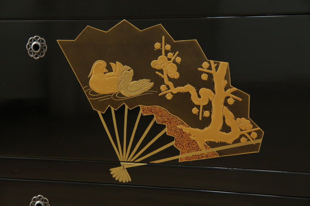 中古　最高級品!!　美しい扇の蒔絵入りの黒漆塗り桐箪笥(桐たんす、衣装箪笥、収納タンス、和タンス、引き出し)(定価推定約300万円)(R-077902)