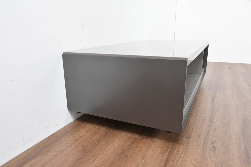 中古　B&B イタリア(Italia)　サーフェス(Surface)　シンプルでスタイリッシュなデザインと機能的収納で空間を引き立てるローテーブル(センターテーブル、リビングテーブル)(定価約110万円)(R-084430)