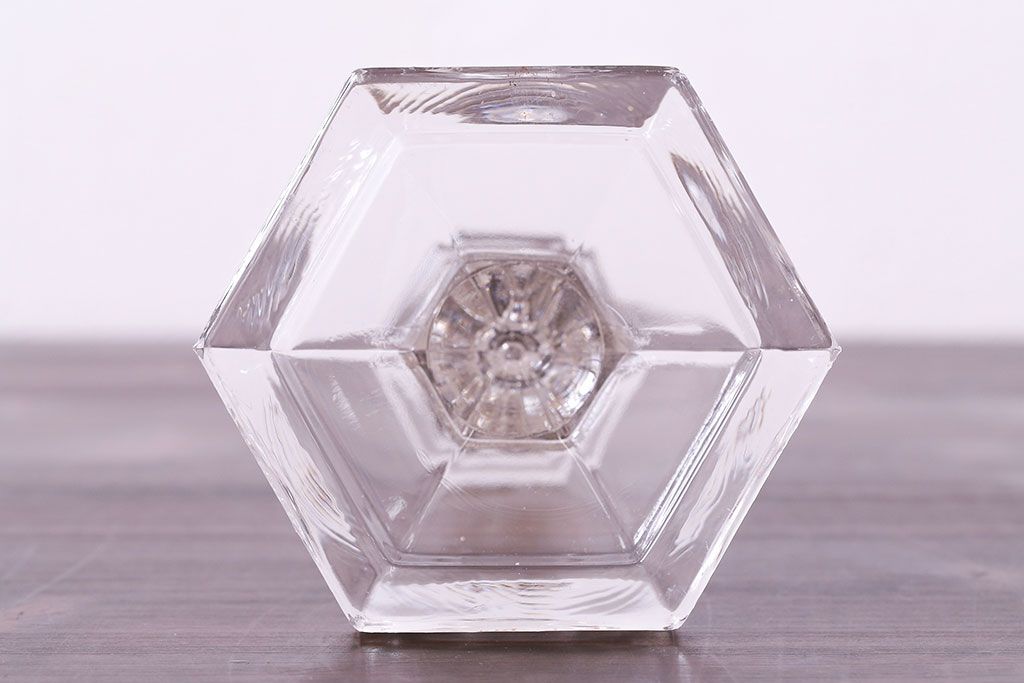 アンティーク雑貨　イギリスビンテージ　ガラス製　シンプルな六角型キャンドルスタンド(ろうそく立て)