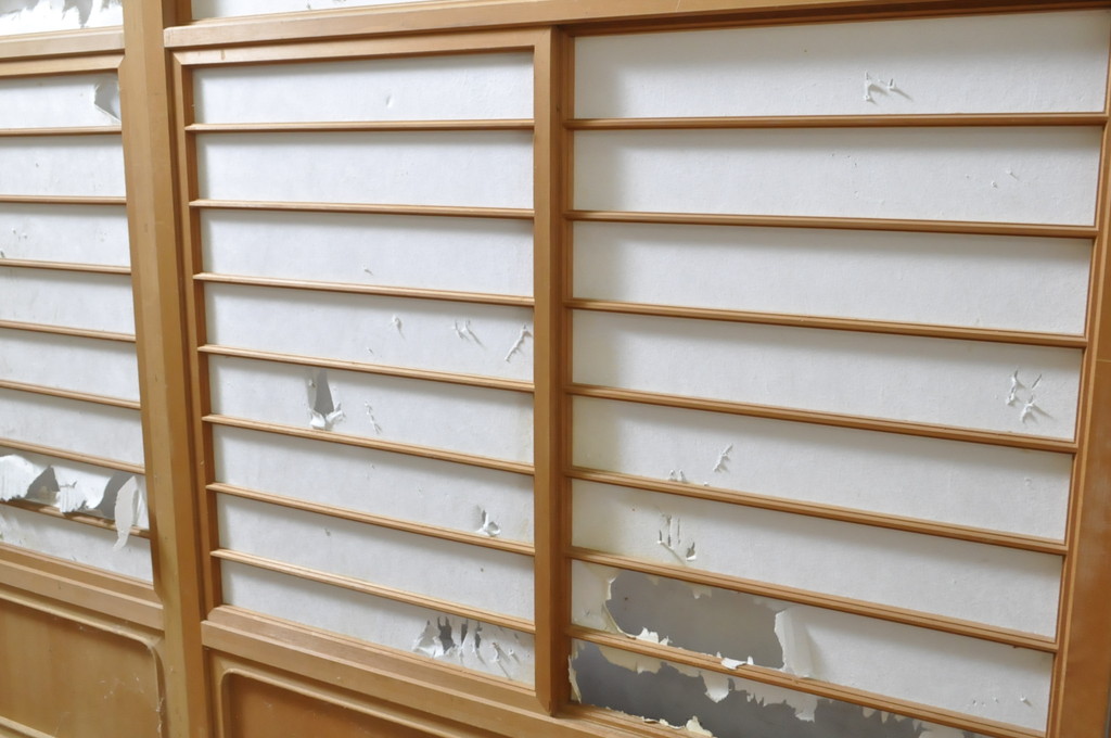 中古　上手物　和の空間づくりにおすすめ!　数寄屋で使われていた猫間障子戸4枚セット(雪見障子戸、建具、引き戸、擦り上げ障子戸、擦上障子戸、ガラス戸)(R-063787)