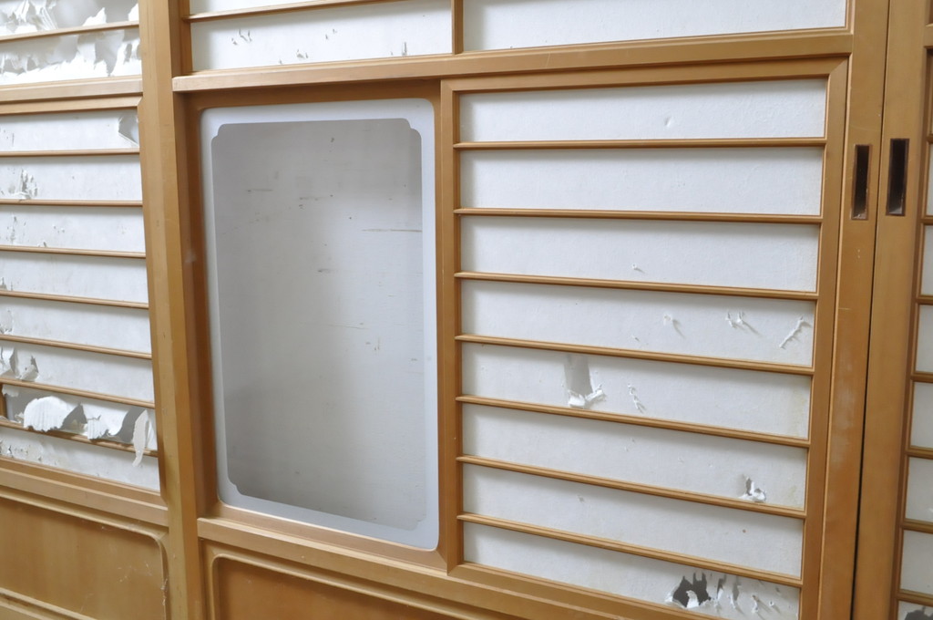 中古　上手物　和の空間づくりにおすすめ!　数寄屋で使われていた猫間障子戸4枚セット(雪見障子戸、建具、引き戸、擦り上げ障子戸、擦上障子戸、ガラス戸)(R-063787)