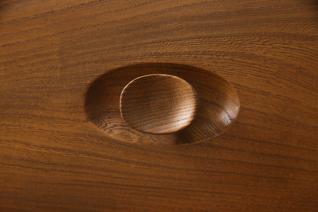 イギリスビンテージ　ERCOL(アーコール)　シンプルなデザインでお部屋に馴染みやすい3段チェスト(引き出し、ローチェスト、サイドチェスト、ローボード、サイドボード、ヴィンテージ)(R-062546)