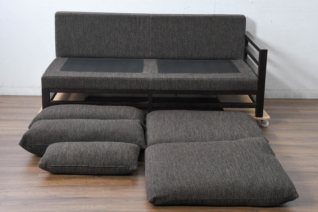 中古　超美品　展示品　Ritzwell(リッツウェル)　GRAND LEEWISE(グランドリーワイズ)　落ち着きあるシックなデザインが素敵な2人掛けソファ(2P、二人掛け、アームソファ)(定価約70万円)(R-084290)