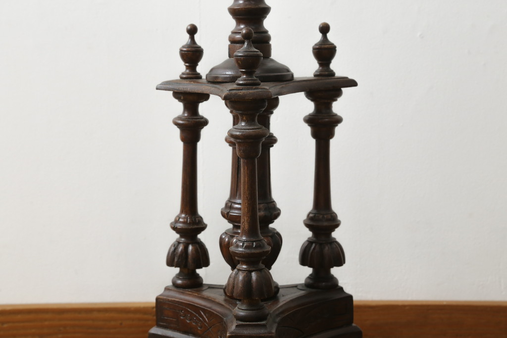 イギリスアンティーク　Lloyd's Antiques(ロイズ・アンティークス)取り扱い　マホガニー材　シックな色合いで落ち着いた空間づくりにおすすめのフロアスタンド(フロアランプ、スタンドライト、スタンド照明、英国)(R-077020)