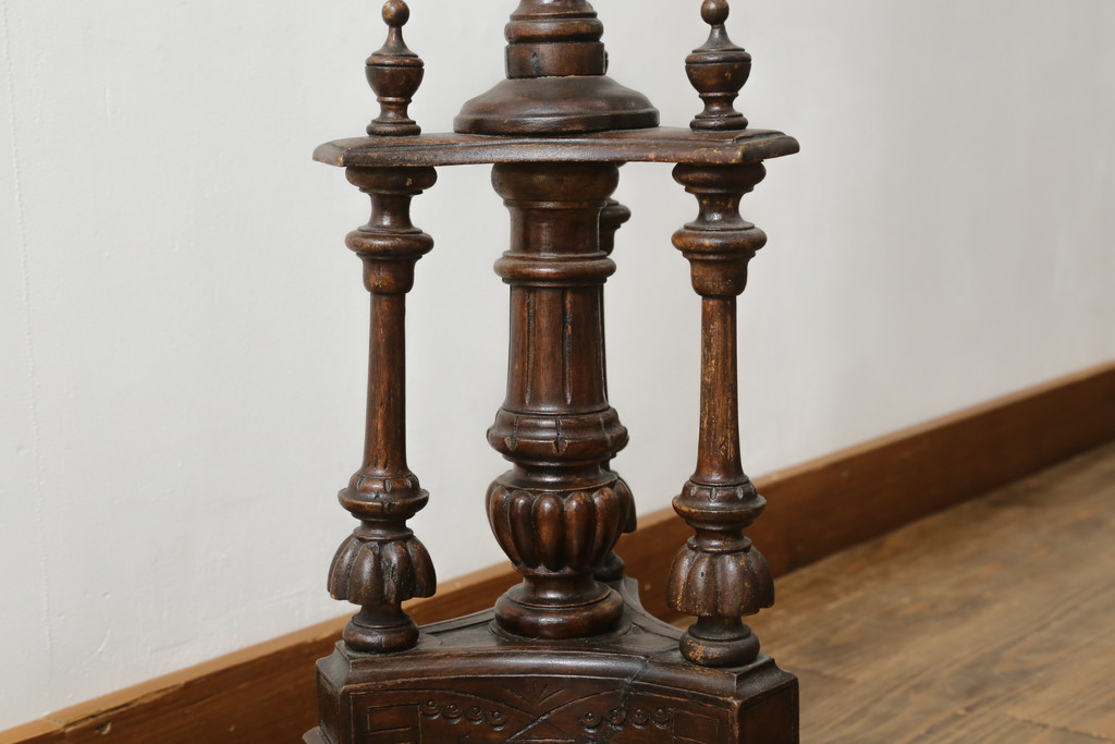 イギリスアンティーク　Lloyd's Antiques(ロイズ・アンティークス)取り扱い　マホガニー材　シックな色合いで落ち着いた空間づくりにおすすめのフロアスタンド(フロアランプ、スタンドライト、スタンド照明、英国)(R-077020)