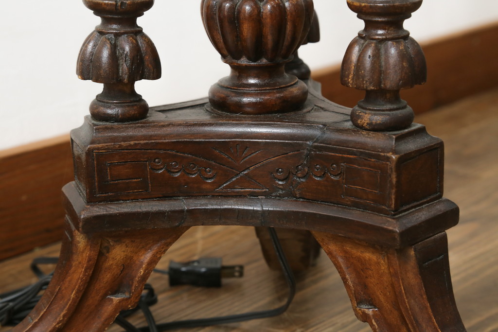 イギリスアンティーク　Lloyd's Antiques(ロイズ・アンティークス)取り扱い　マホガニー材　シックな色合いで落ち着いた空間づくりにおすすめのフロアスタンド(フロアランプ、スタンドライト、スタンド照明、英国)(R-077020)