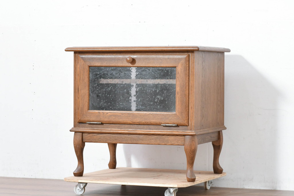 中古　美品　勇峰工芸　フローラシリーズ　ナラ(楢)材　あたたかみを感じるクラシカルで上品なテレビボード(TVボード、テレビ台、TV台、ローボード、収納棚、戸棚)(R-083716)