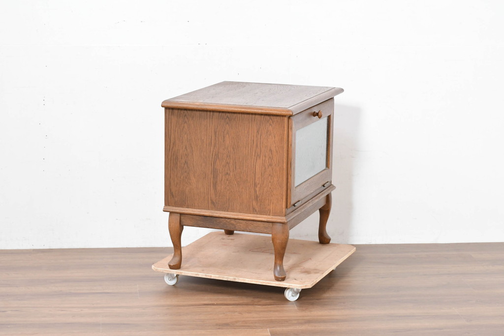 中古　美品　勇峰工芸　フローラシリーズ　ナラ(楢)材　あたたかみを感じるクラシカルで上品なテレビボード(TVボード、テレビ台、TV台、ローボード、収納棚、戸棚)(R-083716)