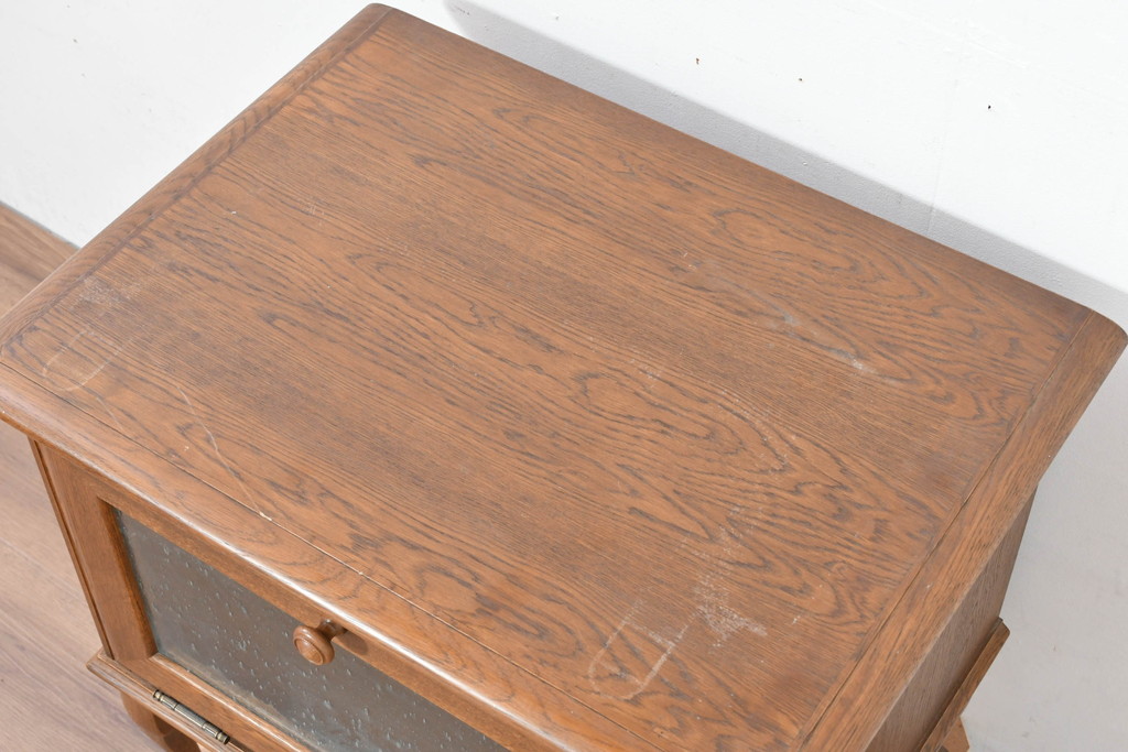 中古　美品　勇峰工芸　フローラシリーズ　ナラ(楢)材　あたたかみを感じるクラシカルで上品なテレビボード(TVボード、テレビ台、TV台、ローボード、収納棚、戸棚)(R-083716)