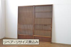 【セミオーダー家具実例】ガラス戸2枚に高品質リペア。ご希望のサイズにリサイズし、ガラスはクリアと市松模様の2種類を互い違いに配置して組み入れました。アンティークホワイトのベタ塗りで仕上げ、フレンチナチュラルな雰囲気に!(引き戸、建具)