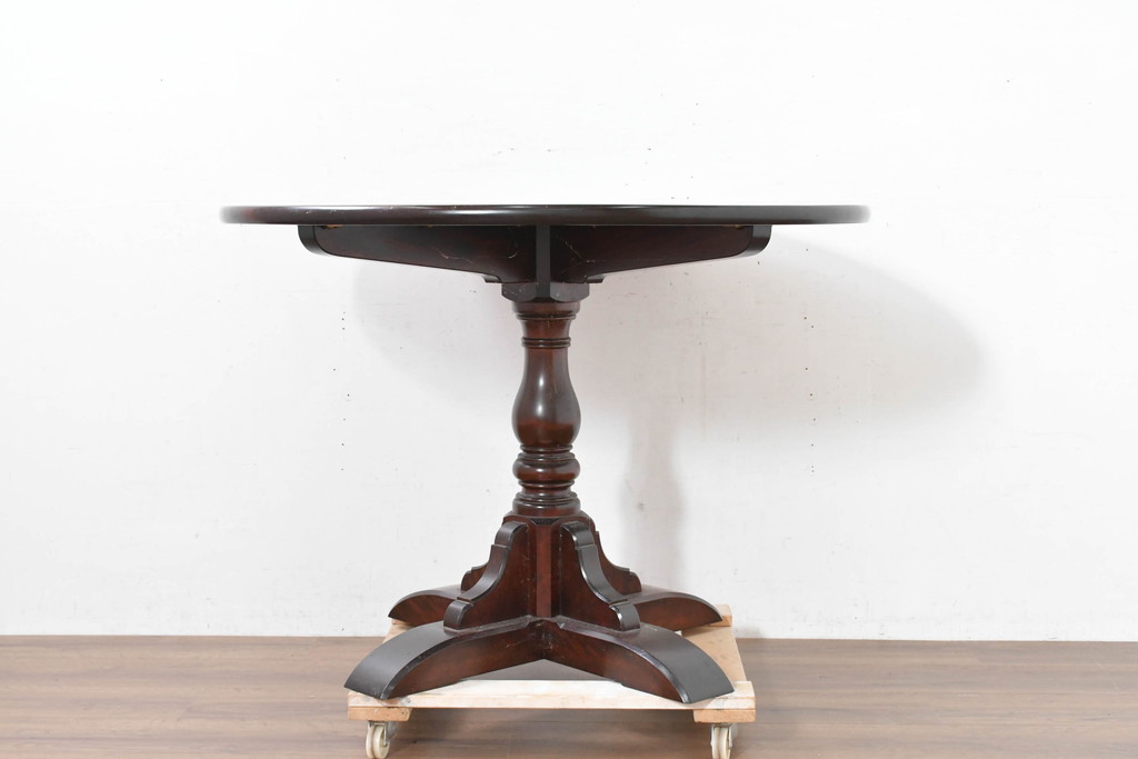 中古　美品　松本民芸家具　気品漂うクラシックなラウンドテーブル(D型ペディスタル卓、ダイニングテーブル、4人掛け、2人掛け、食卓、丸テーブル、カフェテーブル)(R-084124)