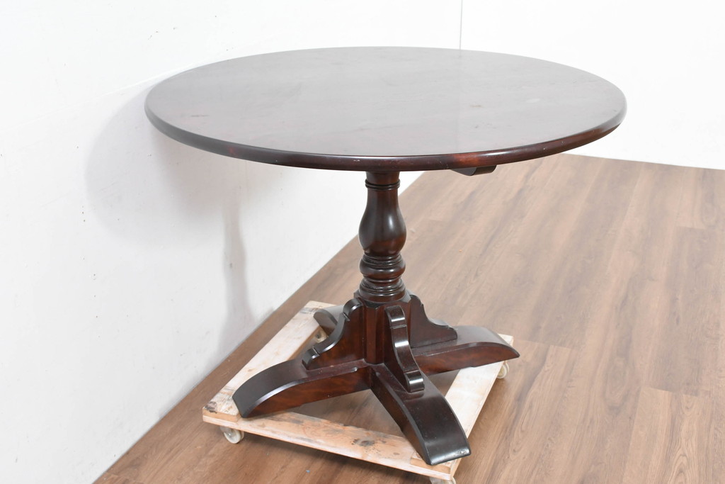 中古　美品　松本民芸家具　気品漂うクラシックなラウンドテーブル(D型ペディスタル卓、ダイニングテーブル、4人掛け、2人掛け、食卓、丸テーブル、カフェテーブル)(R-084124)