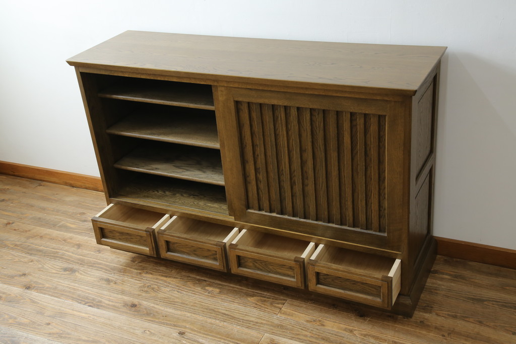 中古　美品　楢(ナラ)材　高山デザイン　モダンな佇まいが魅力的な水屋箪笥サイドボード(食器棚、サイドキャビネット、収納棚、戸棚)(R-075143)