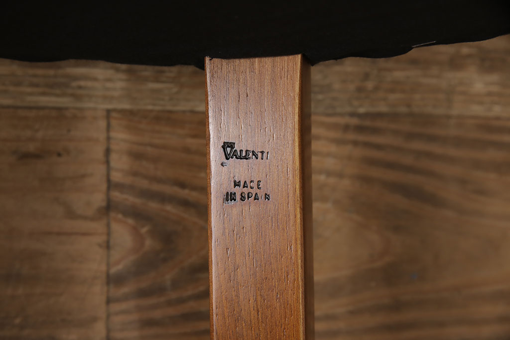 中古　美品　展示品　バロッサバレンティ(VARO,S.A. VALENTI)　本革　エレガントで気品漂うダイニングチェア2脚セット(椅子)(R-049943)