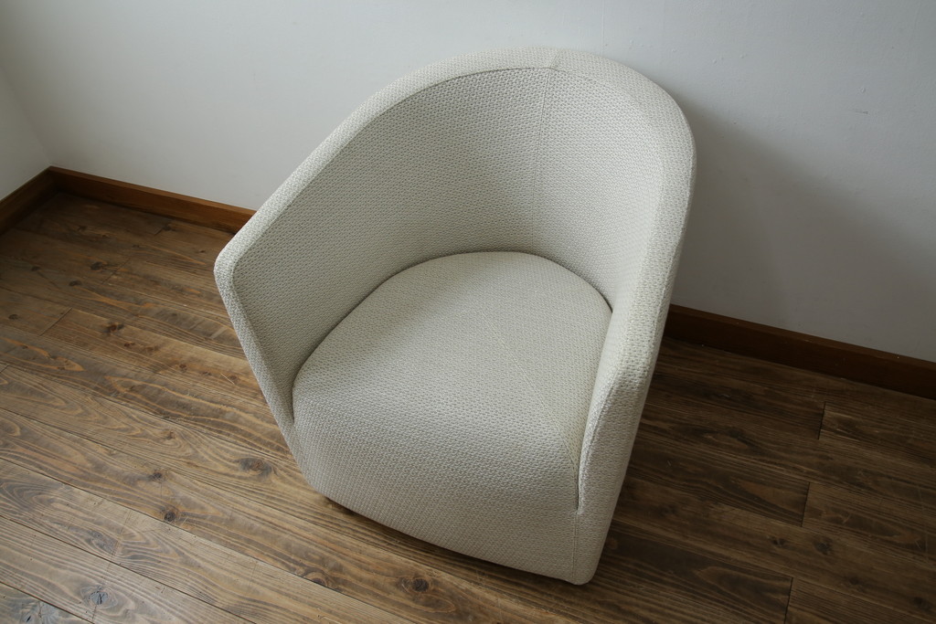 中古　極美品　arflex(アルフレックス)　PANETUN(パネトゥーン)　回転式　シンプルなデザインが魅力のラウンジチェア(パーソナルチェア、一人掛けソファ、1人掛けソファ、アームチェア、回転椅子、回転イス)(定価約30万円)(R-066617)