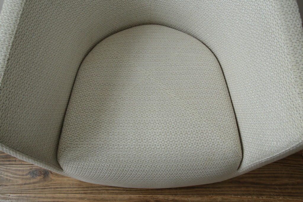 中古　極美品　arflex(アルフレックス)　PANETUN(パネトゥーン)　回転式　シンプルなデザインが魅力のラウンジチェア(パーソナルチェア、一人掛けソファ、1人掛けソファ、アームチェア、回転椅子、回転イス)(定価約30万円)(R-066617)