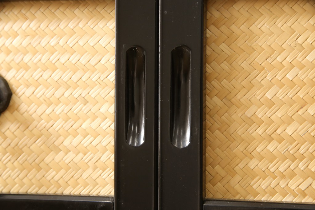 中古　美品　漆塗り　高級品　光月作銘　松に鶴　彫刻・透かし彫り・網代(あじろ)　こだわり尽くした意匠が見事な御簾戸4枚セット(細密木彫、建具、簾戸、簀戸、葭戸、夏障子、すど、葦戸)(R-058535)