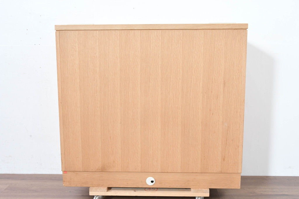 中古　CONDE HOUSE(カンディハウス)　オーク材の温もりとシンプルモダンなデザインが魅力のサイドキャビネット(サイドボード、戸棚、収納棚)(R-084258)