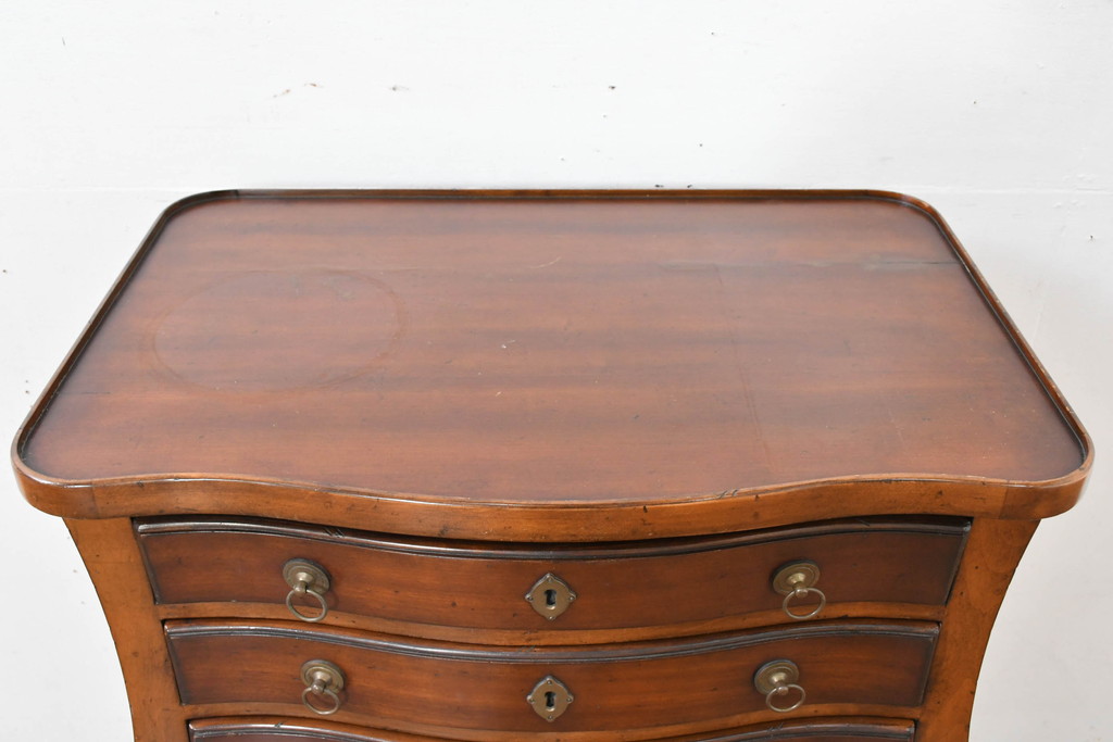 中古　美品　DREXEL HERITAGE(ドレクセルヘリテイジ)　希少モデル　アンティーク調　優美なシルエットが美しいサイドテーブル(ナイトテーブル、引き出し)(R-084259)