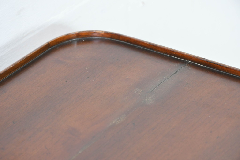 中古　美品　DREXEL HERITAGE(ドレクセルヘリテイジ)　希少モデル　アンティーク調　優美なシルエットが美しいサイドテーブル(ナイトテーブル、引き出し)(R-084259)