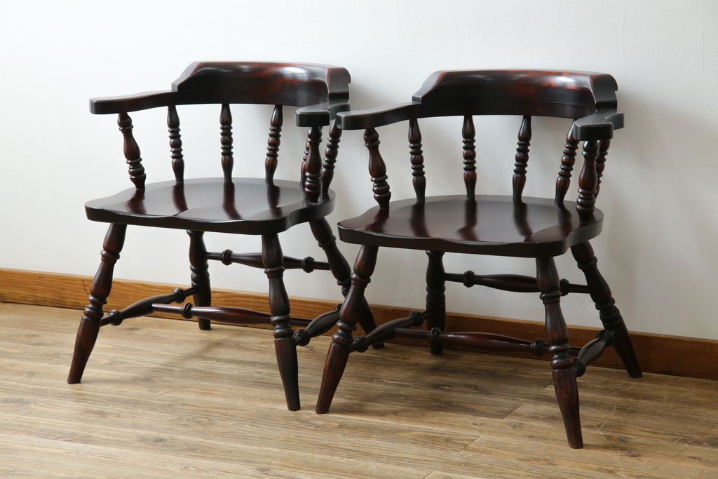 中古　美品　国産職人手作り　カバ材　品でクラシカルな佇まいがお洒落なキャプテンチェア2脚セット(アームチェア、ダイニングチェア、板座チェア、椅子、イス、バラ売り可能)(R-082741)