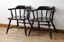 中古　美品　国産職人手作り　カバ材　品でクラシカルな佇まいがお洒落なキャプテンチェア2脚セット(アームチェア、ダイニングチェア、板座チェア、椅子、イス、バラ売り可能)(R-082741)