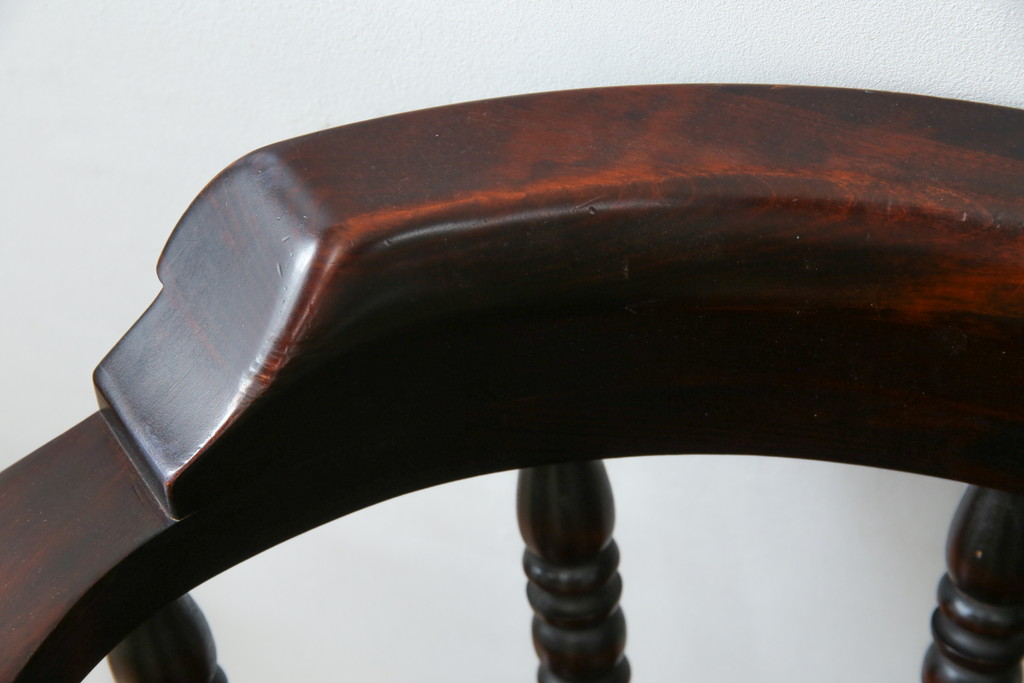 中古　美品　国産職人手作り　カバ材　品でクラシカルな佇まいがお洒落なキャプテンチェア2脚セット(アームチェア、ダイニングチェア、板座チェア、椅子、イス、バラ売り可能)(R-082741)