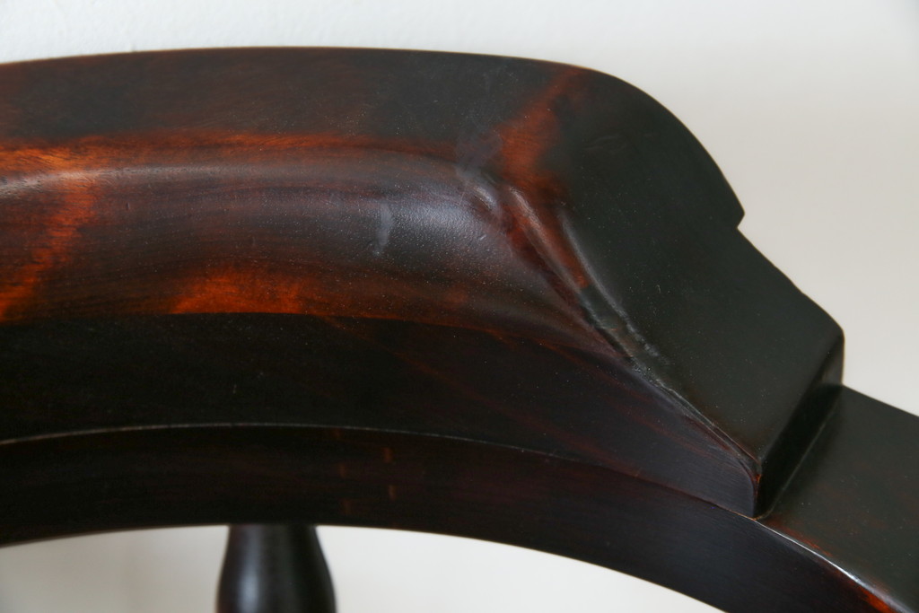 中古　美品　国産職人手作り　カバ材　品でクラシカルな佇まいがお洒落なキャプテンチェア2脚セット(アームチェア、ダイニングチェア、板座チェア、椅子、イス、バラ売り可能)(R-082741)