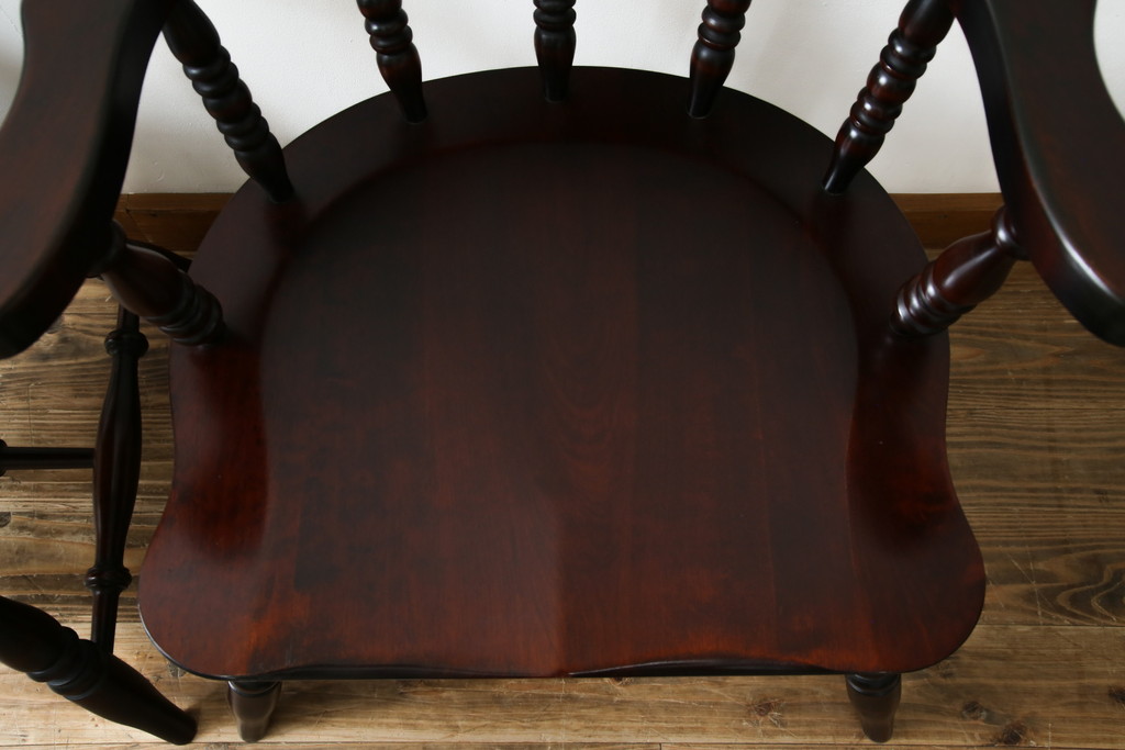 中古　美品　国産職人手作り　カバ材　品でクラシカルな佇まいがお洒落なキャプテンチェア2脚セット(アームチェア、ダイニングチェア、板座チェア、椅子、イス、バラ売り可能)(R-082741)