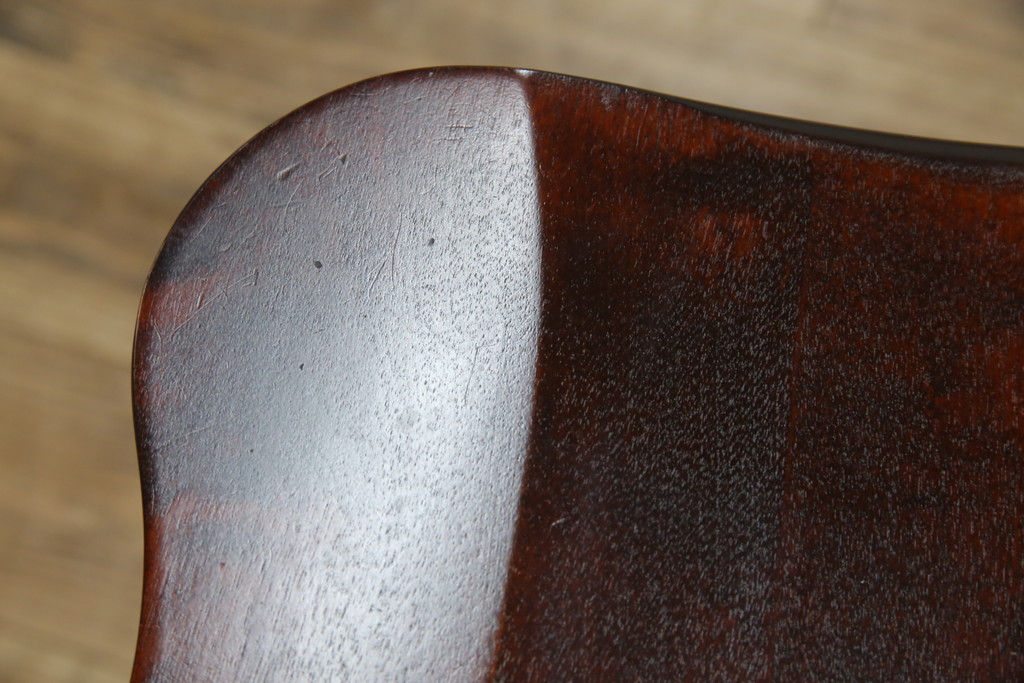 中古　美品　国産職人手作り　カバ材　品でクラシカルな佇まいがお洒落なキャプテンチェア2脚セット(アームチェア、ダイニングチェア、板座チェア、椅子、イス、バラ売り可能)(R-082741)