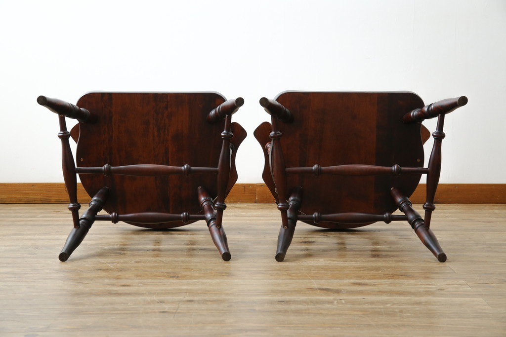 中古　美品　国産職人手作り　カバ材　品でクラシカルな佇まいがお洒落なキャプテンチェア2脚セット(アームチェア、ダイニングチェア、板座チェア、椅子、イス、バラ売り可能)(R-082741)