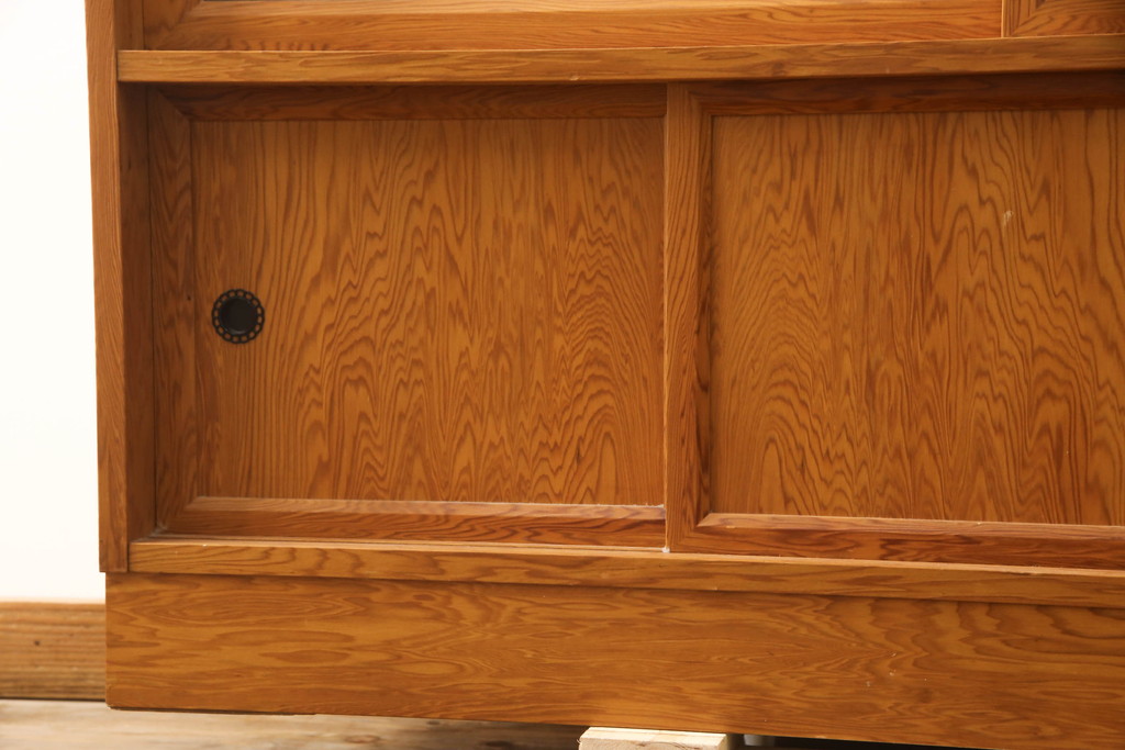 中古　美品　屋久杉　上質な和の空間づくりにおすすめの茶箪笥(茶棚、戸棚、収納棚、飾り棚)(R-070354)