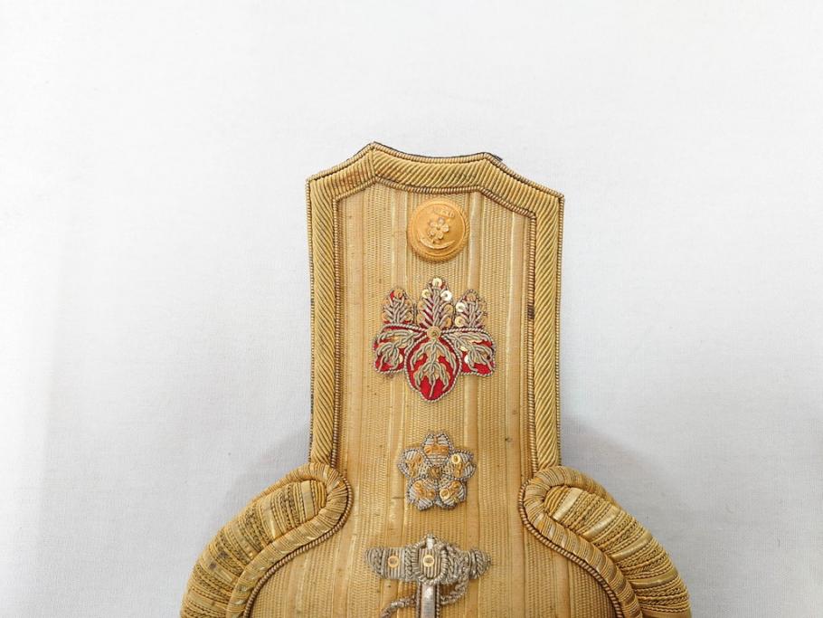 旧日本軍　海軍　尉官　トランク付き(鍵あり)　正帽&正肩章セット(大尉、中尉、少尉、相当官、大礼帽子、軍物、軍服小物、ミリタリー、正装、礼装)(R-070728)