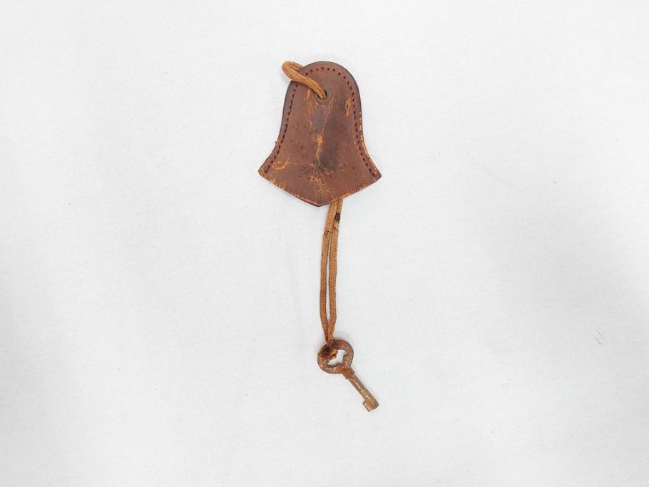 旧日本軍　海軍　尉官　トランク付き(鍵あり)　正帽&正肩章セット(大尉、中尉、少尉、相当官、大礼帽子、軍物、軍服小物、ミリタリー、正装、礼装)(R-070728)