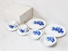 大倉陶園(OKURA、OAC)　ブルーローズ 手描き　バラ　上品なローズの絵付けが魅力的なモーニングセット(皿、プレート、ボウル、カップ&ソーサー、C&S、洋食器、外箱付き、岡染め)(R-077418)